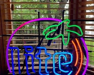 MILLER LITE NEON LIGHT