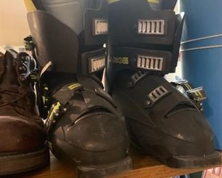 SKI BOOTS SIZE 13-13.5