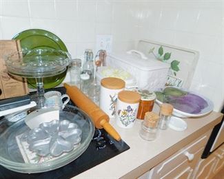 Port Meirion canisters, cake stand