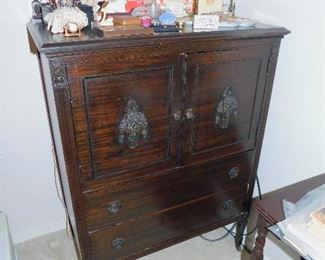 Vintage ladies chest