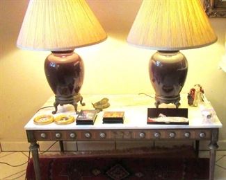 toledo low table with 2 lamps