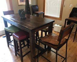 Beautiful high kitchen table w/stools/chairs