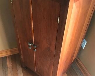 Standing bar