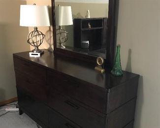 Dresser w/mirror