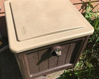 Hose reel (covered)