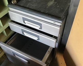 Storage bin