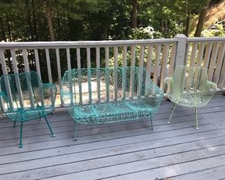 Very nice mid-modern style patio set