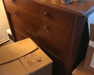 Chest of drawers