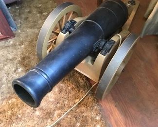 Cannon replica (plastic)