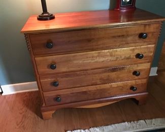 4 drawer chest