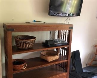 Oak wall unit for decor and storage