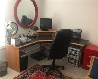 another large mirror, tufted rug, office desk