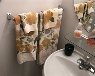 vintage floral towels
