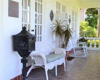 NICE WICKER AND PORCH ROCKER