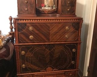 Beautiful Mix wood dresser with glove boxes and tilt mirror - perfect condition.