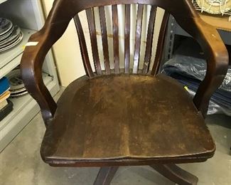 Great Oak Swivel desk chair