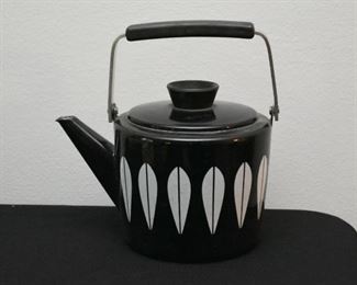 Cathrineholm Black Enamelware Lotus Tea Pot / Tea Kettle