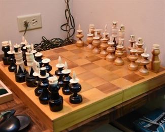 Chessboard & Chess Pieces