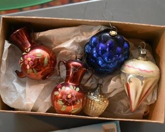 Vintage Christmas Decorations & Ornaments