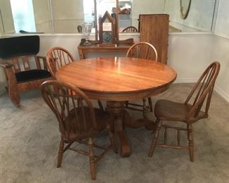 Round table oak with one extension & 4 chairs. 