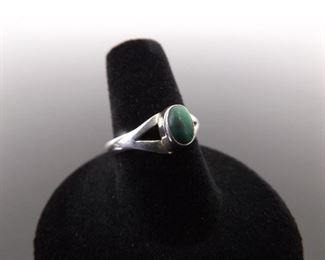 .925 Sterling Silver Green Howlite Ring Size 7.75
