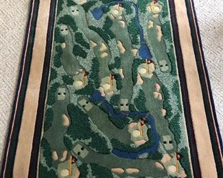 Golf course rug in good condition