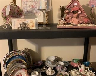 Tea sets, cups & saucers, 'tea house' decoration