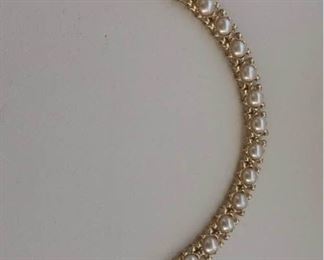 14K Gold & Pearl Bracelet https://ctbids.com/#!/description/share/179840