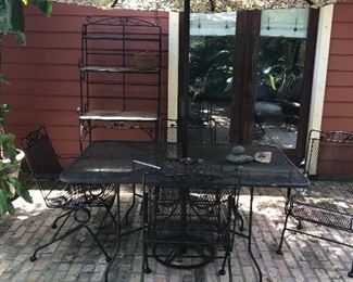 Patio set: table, 4 chairs and umbrella