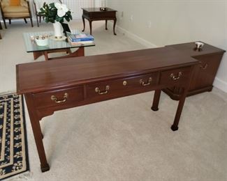 HEIRLOOM MAHOGANY ENTRY SOFA TABLE