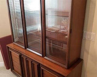 MID CENTURY VINTAGE TWO PIECE HUTCH