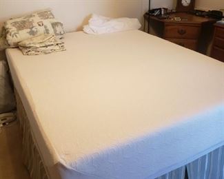 TEMPUR CONTOUR FOAM MATTRESS IN EXCELLENT CONDITION 