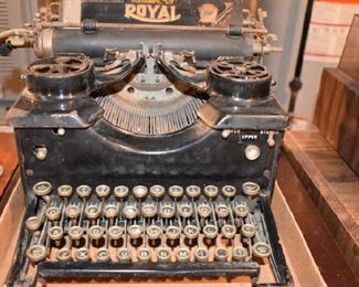 Royal Typewritter