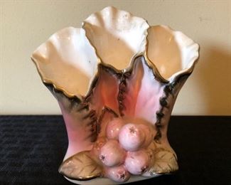 Vintage Vases https://ctbids.com/#!/description/share/182465