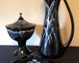 Vintage Royal Haegar Decor  https://ctbids.com/#!/description/share/182970