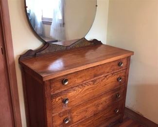 Vintage Dresser with Round MirrorVintage Dresser with Round Mirror    https://ctbids.com/#!/description/share/182503