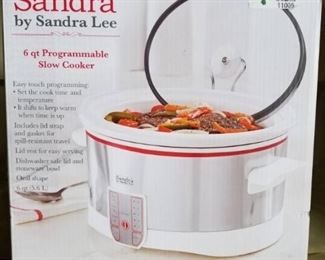 Sandra

by Sandra Lee 6 quart Programmable Slow Cooker 

Original packaging appears unopened. If you wish to see contents please check it out at the viewing time. 

*as per box*

Easy Touch Programming: set time and temperature: it shifts to warm when time is up
Includes lid strap and gasket for spill-resistant travel
Lid rest for easy serving
Oval shape
Dishwasher safe lid and stoneware bowl