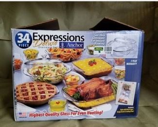 The box was open the individual items were taken out and pictured.*

As per box

Features and Details

•Oven and microwave-safe

•Easy to clean and perfectly safe in the dishwasher

•Freezer safe, so you can keep your food fresh and odor-free

•A perfect gift for any occasion

•MADE IN USA!

Set includes 

One 3-quart oblong casserole dish 

One 2-quart round casserole dish 

One 2-quart fluted glass lid 

One 1.5-quart loaf dish 

One 8-inch square baking dish 

One 9.5-inch pie plate 

Eight 6-ounce dessert bowls and lids 

Bake with Bob and Joyce famous recipe collection 

Poster-size microwave cooking chart 

6-piece measuring spoon set 

4-piece spatula set

