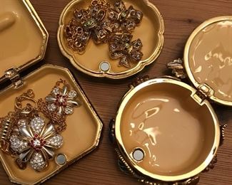 Joan Rivers Jewelry boxes with matching jewelry