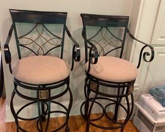 #29		(2) Metal Swivel Bar Stools  32" Seat height      200$/ set
