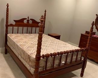 #43		David Cabinet Company - Full-size 4 poster Bed Frame	 $175.00 
