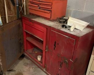 #74		Heavy Duty (heavy casters) 3 pc welded unit Tool Chest w/2 doors & 6 drawers   43x18x36-48	 $250.00 
