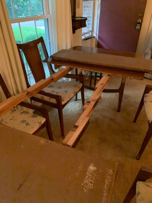 #1		Mid-Century Table w/3 leaves & 4 chairs   5'-8'x42x29	 $175.00 
