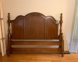 #20 Oak King Headbord/footboard w/rails $300.00