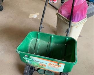 #42 Scotts Spreader $25.00