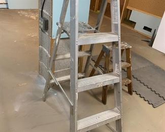 #69 Keller 3 step 4' Ladder $30.00