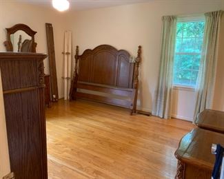 #17 (2) 2 drawer Nightstands 28x19x25 $45 Each $90.00
#18 Oak 5 drawer Chest of Drawers 38.5wx20x55.5 - as is $100.00
#19 Oak Antique Design Dresser w/8 drawers & 1 door w/mirror 55x19x32-52 Mirror 31x11x45 $225.00
#20 Oak King Headbord/footboard w/rails $300.00