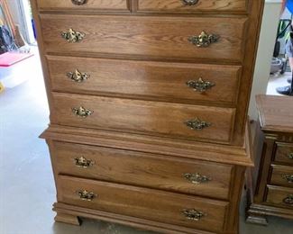 #79 Kincade oak chest of drawers 6 drawers 39x18x55 $275.00