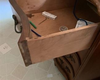 #78 Kincade oak dresser w 10 drawers and by fold mirror 60x19x34 $275.00