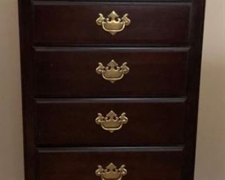 La-z-Boy Kincaid Lingerie Chest 